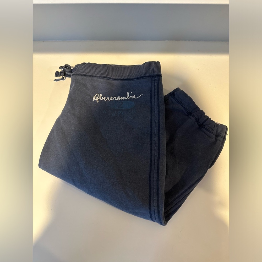 Vintage Y2K Abercrombie & Fitch Navy Blue Low Rise Fleece Capri Sweatpants Small
